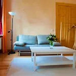 エクセレント クロイツバーグ アパート