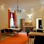 エクセレント クロイツバーグ アパート *